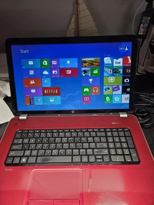 HP Pavilion  17-e076nr Laptop Windows 8  - Image 1 of 4