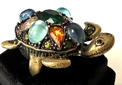 BIG FASHION Ring Rhinestone Gold tone SIZE 8 Turtle Band Jewelry lot y - Image 1 of 4