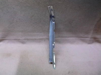 Mercury Cougar XR7 GTE 1967 1968 cuarto derecho ventana a riel cubierta de moldura Foto 1 de 4