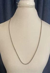 "Collar cadena cuerda retorcida tono plata brillante de colección Monet 32""" - Imagen 1 de 6