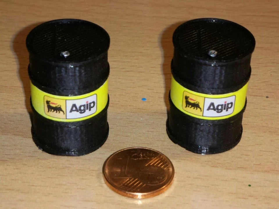 # 1/32 2x BIDONI CARBURANTE 200l AGIP ANNI 80 x DIORAMA AGRICOLO o GARAGE # - Immagine 1 di 1