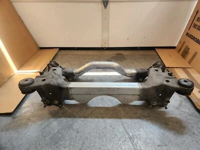 Subchasis trasero aluminio original OE 2003-2004 AUDI RS6 2002-2003 S6 4B0505235H Foto 1 de 4