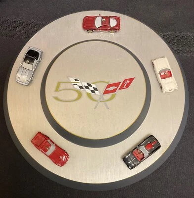 Corvette’s 50th Anniversary 5 conjunto de carro vintage com base redonda para pista de corrida - Imagem 1 de 4