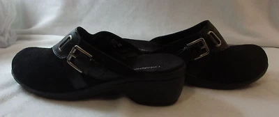 ZUECOS CROFT & BARROW ESTILO MULA DE GAMUZA Y CUERO NEGRO - ADELLA - Hebillas plateadas 7M Foto 1 de 4