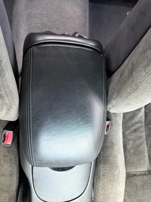 Holden 2001 WH Statesman Series 2 LS1 Centre Console Lid - image 1 of 4