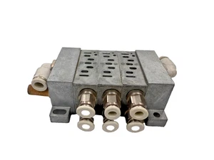 Rexroth P/N 1825503951 x1 1825503953 x1 1825503891 x 3 sub-plates & end plates - Picture 1 of 3