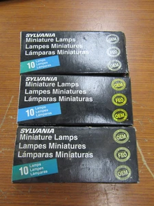 💥30) NEW SYLVANIA PR6 MINIATURE FLANGED LIGHT BULBS LOT OF 30 - Picture 1 of 4