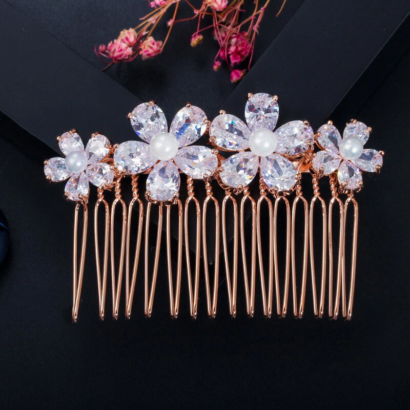 Peine de flores de circonita cúbica con incrustaciones de perlas enchapado en oro rosa accesorios para el cabello de novia Foto 1 de 4