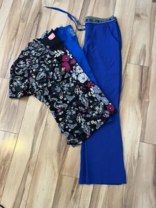 Women’s Scrubs Lot Of 4 Sz Medium Medical Dental Hospital Work 1 Pant 3 Tops - Picture 1 of 15