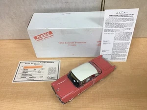 Danbury Mint 1956 Lincoln Premiere Coupe, coral pink 1:24 BOX Titel TOP - Bild 1 von 12