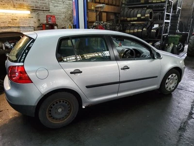 VOLKSWAGEN GOLF MK5 1K 2004 - 2009 INNER RIGHT TAILLIGHT HATCHBACK 1K6945094F - Изображение 1 из 4