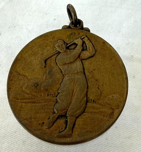 Agujero de metal de golf de latón vintage en una medalla PRESENTADA por fabricantes de EE. UU. PELOTA DE GOLF - Imagen 1 de 6