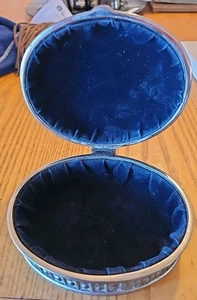 De colección. Elegancia Plateada Zinc Ovalado Azul Terciopelo Joyería Baratija Caja de Recuerdo  - Imagen 1 de 9