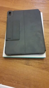 Logitech SLIM FOLIO Apple Ipad PRO 11 Inch (1st & 2nd gen) Keyboard Case FAULTY - Picture 1 of 12