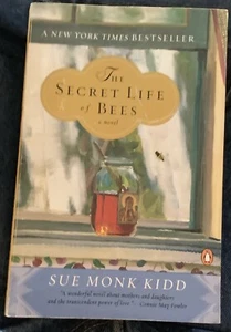 The Secret Life of Bees by Sue Monk Kidd (paperback) - Picture 1 of 1