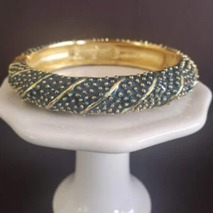 Brazalete Brazalete con Bisagras Lilly Pulitzer Esmalte Azul con Acentos Tono Dorado Firmado - Imagen 1 de 6