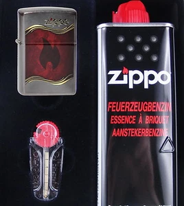 ZIPPO Geschenk Set FLAME AND LOGO in Grey Dusk m. Benzin u. Feuersteine NEU - Bild 1 von 3