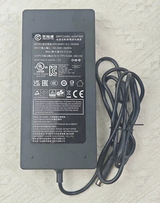 ADS-260NY-19-3 190260E 19V 13.69A Netzteil-Ladegerät - Bild 1 von 2