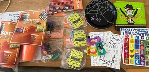 Kinder Halloween Mottoparty Zubehör viele Gastgeschenke, Teller, Tassen, Servietten - Bild 1 von 9