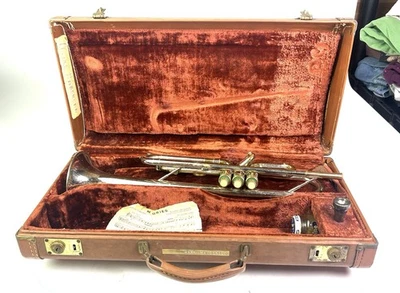 Vintage F.E. Trompeta Olds & Son Fullerton Cal Opera con estuche original Foto 1 de 4