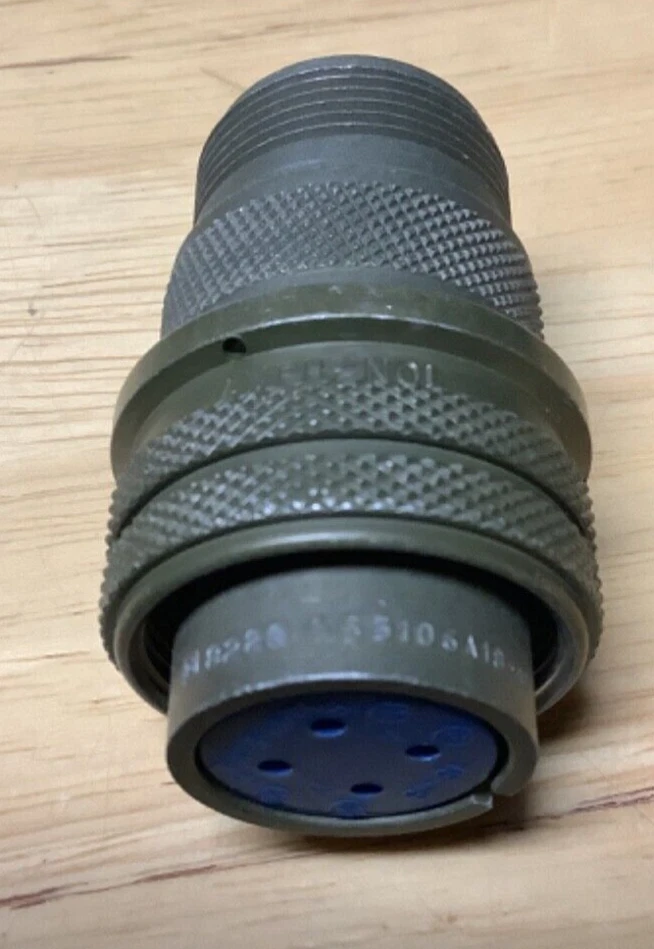 Amphenol Ms3106a 18 4s 4 Pin Electrical Connector