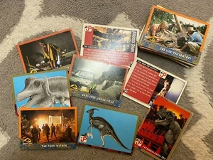LOT OF 42 + TOPPS UNIVERSAL JURASSIC PARK TRADING CARDS 1993 - Picture 1 of 1