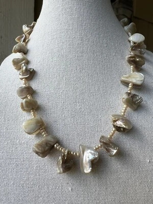 Collar con cuentas de perlas de agua dulce de madreperla hecho a medida vintage Foto 1 de 4