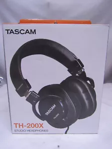 TASCAM TH-200X Studio Monitoring Headphones / BRAND NEW - Picture 1 of 5