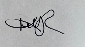 Hand signed white card of KELLY ROWLAND, DESTINYS CHILD, MUSIC,  TV, autograph