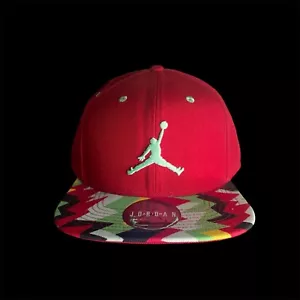 Cappello Air Jordan Uomo Rosso Lepre Space Jam Jumpman Snap Back Cap Nuovo - Foto 1 di 10