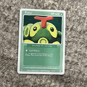 Pokepu S1, 1st Ed. - Peter (Caterpie) - Pokemon Fan Art & Derpy Parodie Karte - Bild 1 von 2