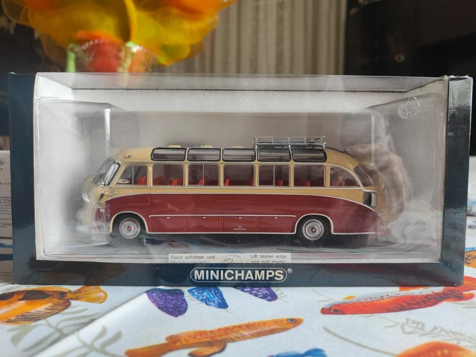AUTOBUS MINICHAMPS SETRA S8 1953 ROSSO/BEIGE SCALA 1:43 REF.439 030080 - Immagine 1 di 4
