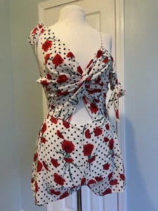 NWT Women 6 Shorts Romper White Red Floral V Neck Spaghetti Keyhole Dots - Picture 1 of 11