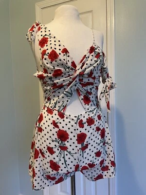 Novo com etiquetas Feminino 6 Shorts Romper Branco Vermelho Floral Decote V Espaguete Buraco na Fechadura Pontos - Imagem 1 de 4