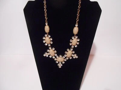 PINK & RHINESTONE BIB NECKLACE Pink-Beige & gold-tone ART NOUVEAU BOHO - Image 1 of 4