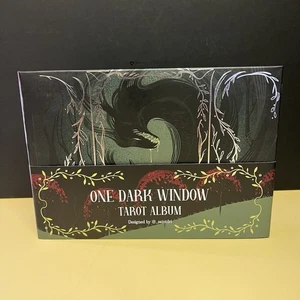 FAIRYLOOT: Tarot/Fotoalbum ~ inspiriert von EINEM DUNKLEN FENSTER - Rachel Gillig - Bild 1 von 8
