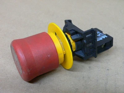 Klockner Moeller M22-Pvlt M22pvlt C-H Ill E-Stop Op R Twst Ill E-Stop - Imagem 1 de 3