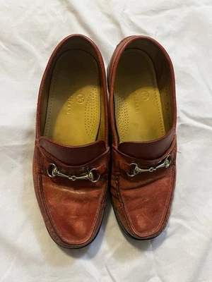 Mocasines de cuero granate Cole Haan EXCELENTE ESTADO con suelas de agarre de goma - Talla 7 Foto 1 de 4