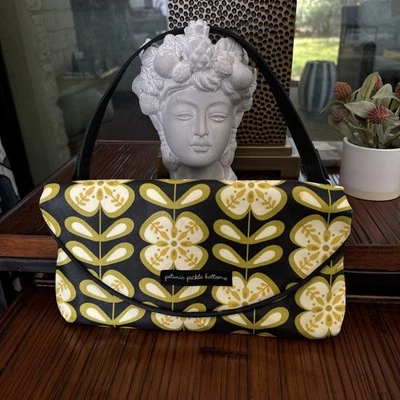 Petunia Pickle 底部花卉折叠垫尿布更换离合器 完好 — 第 1/4 张图片