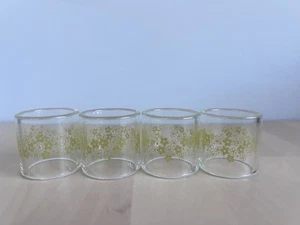 4 Pyrex grüne Frühlingsblüte Crazy Daisy grüne Glasserviettenringe Vintage  - Bild 1 von 3