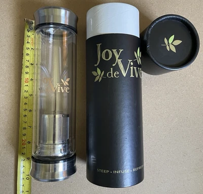 Botella de té Joy De Vive To Go.  Empinado, infundir, refrescar. Vaso de té de vidrio Foto 1 de 4