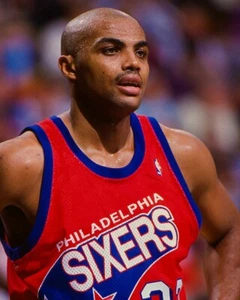 Charles Barkley Philadelphia 76ers UNSIGNED 8X10 Photo (A) - Picture 1 of 1