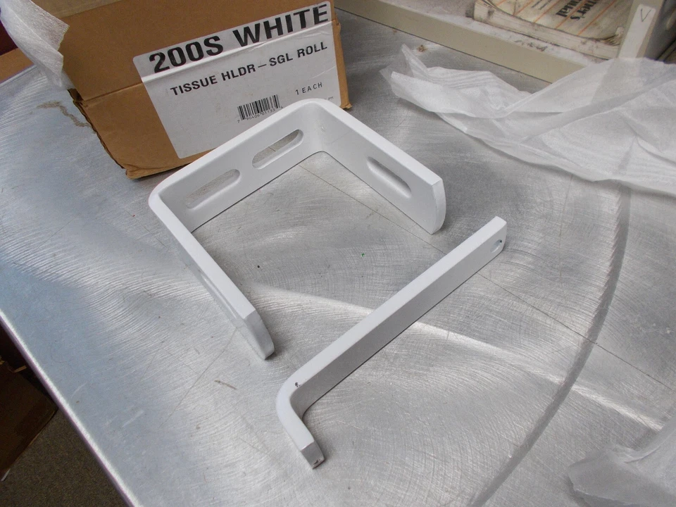 Soporte de papel higiénico con acabado blanco bloqueable súper resistente - ¡Utiliza tu candado! Foto 1 de 1