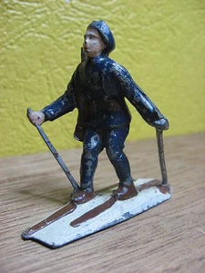 FIGURINE DC PLOMB CREUX CHASSEUR ALPIN A SKIS GM LR HR - Imagen 1 de 2