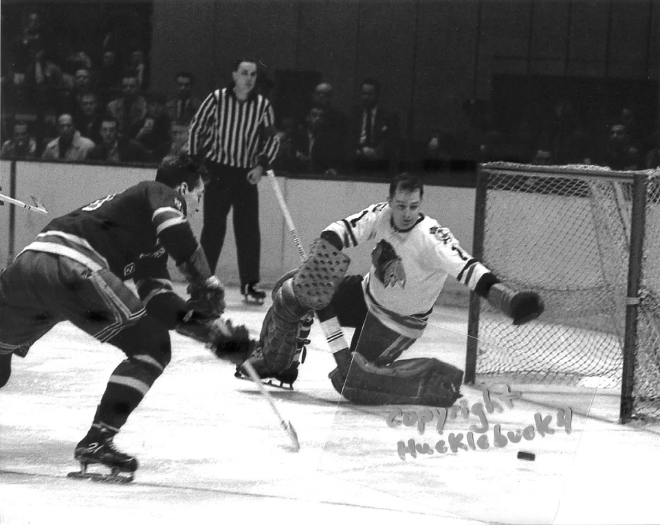 Foto en acción de los Chicago Blackhawks de Glenn Hall v Rangers Salón #6 (c) Foto 1 de 1