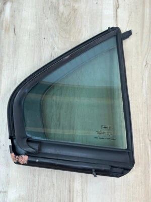 Ford Fusion 2006-2012, Milán, MKZ, Zephyr OEM PUERTA TRASERA DERECHA VENTILACIÓN VIDRIO Foto 1 de 4