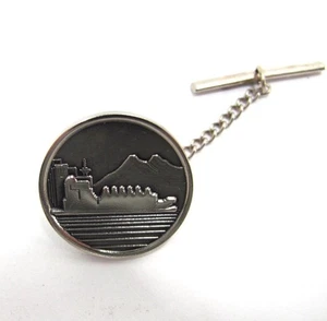 Prendedor vintage 1988 John Deere Vancouver Tie Tack Lookout Skyline publicidad - Imagen 1 de 4