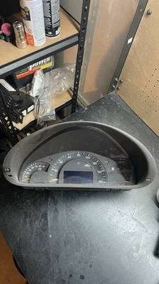 MERCEDES BENZ C230 C240 C320 CUADRO VELOCÍMETRO INSTRUMENTO 2001 2002 2003 2004 Foto 1 de 4