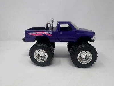 "Tootsietoy Dodge Ram 1500 1995 Monster Truck 8"" púrpura fundido a presión" Foto 1 de 4