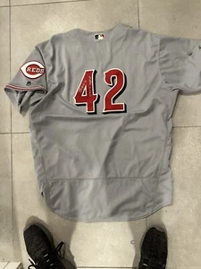Jumbo Diaz Signed Game Used Reds Jackie Robinson Day Game Used Jersey  - Picture 1 of 2